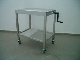 Instrumententisch mit Kurbel höhenverstellbar